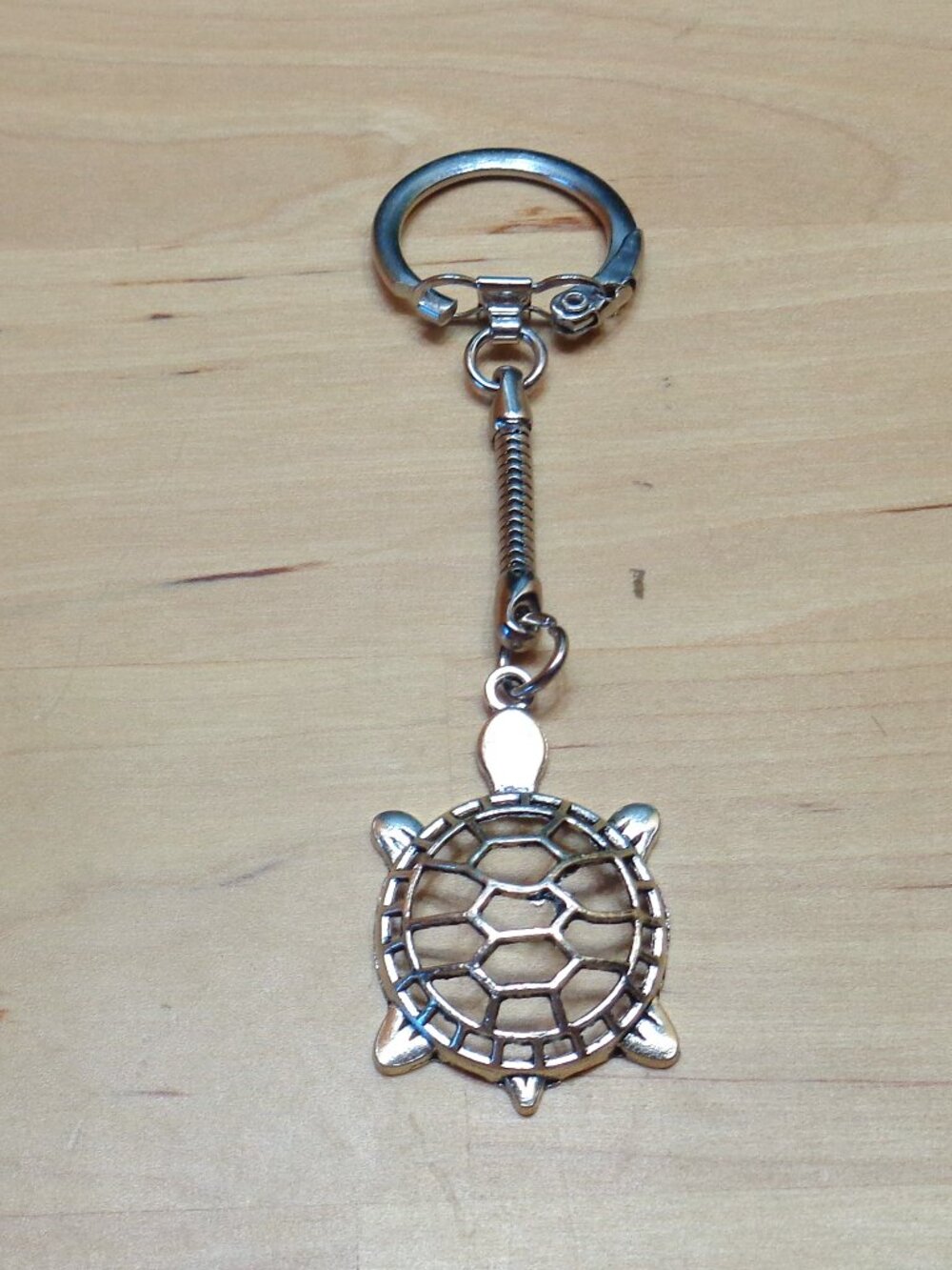 BEACH FASHION TURTLE SILHOUETTE RHODIUM SNAKE KEYCHAIN